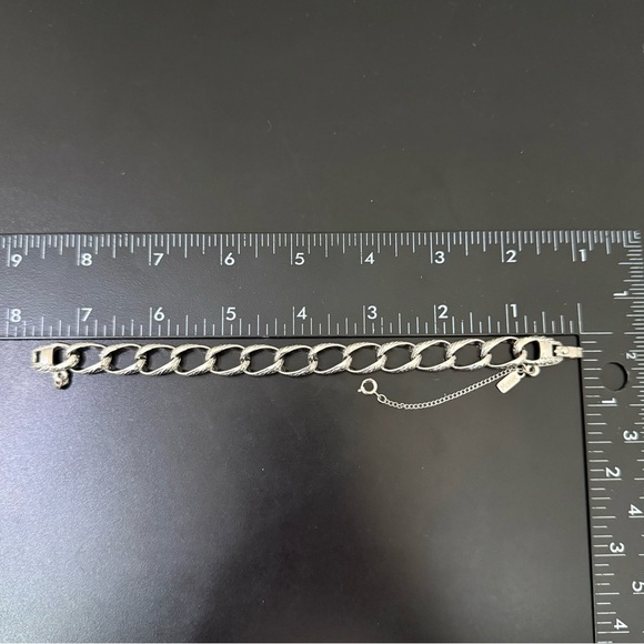 Vintage MONET Silver-tone Textured Curb Link with Safety Chain 7.5” Bracelet 45g - Picture 8 of 14